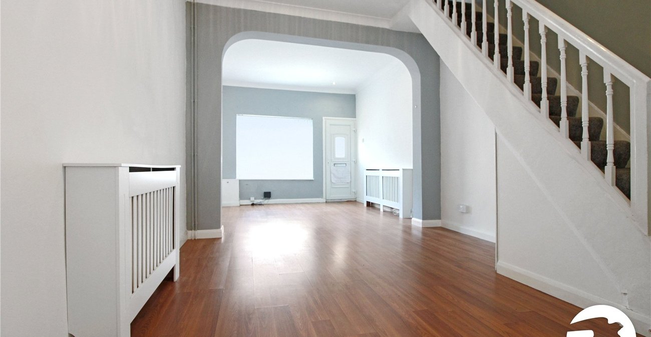 2 bedroom house to rent in Northfleet | Robinson Michael & Jackson