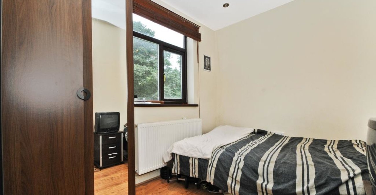 4 bedroom property to rent in New Cross | Robinson Jackson