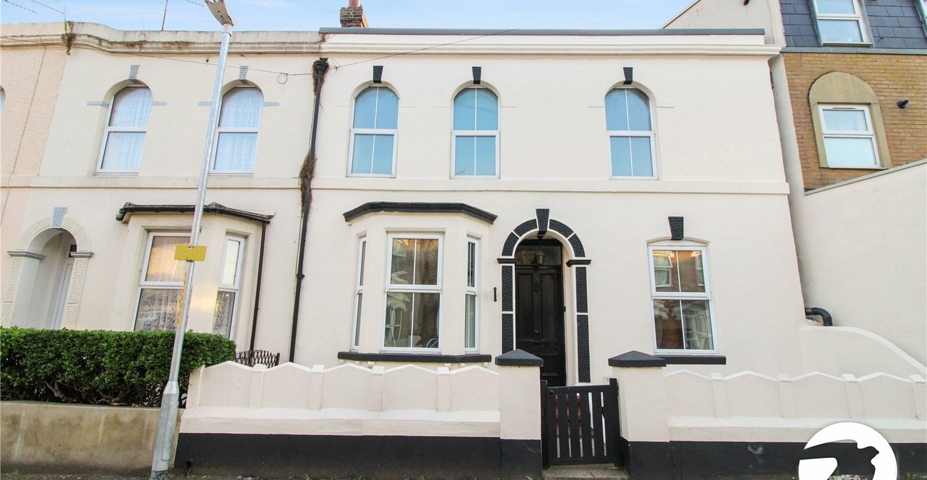 3 bedroom house to rent in Gravesend | Robinson Michael & Jackson