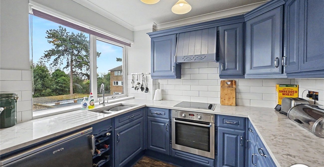 4 bedroom property to rent in London | Robinson Jackson