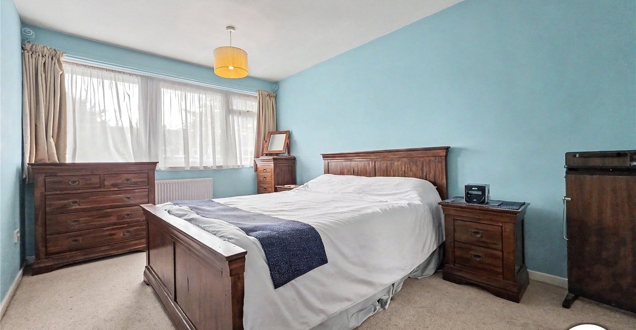 4 bedroom property to rent in London | Robinson Jackson