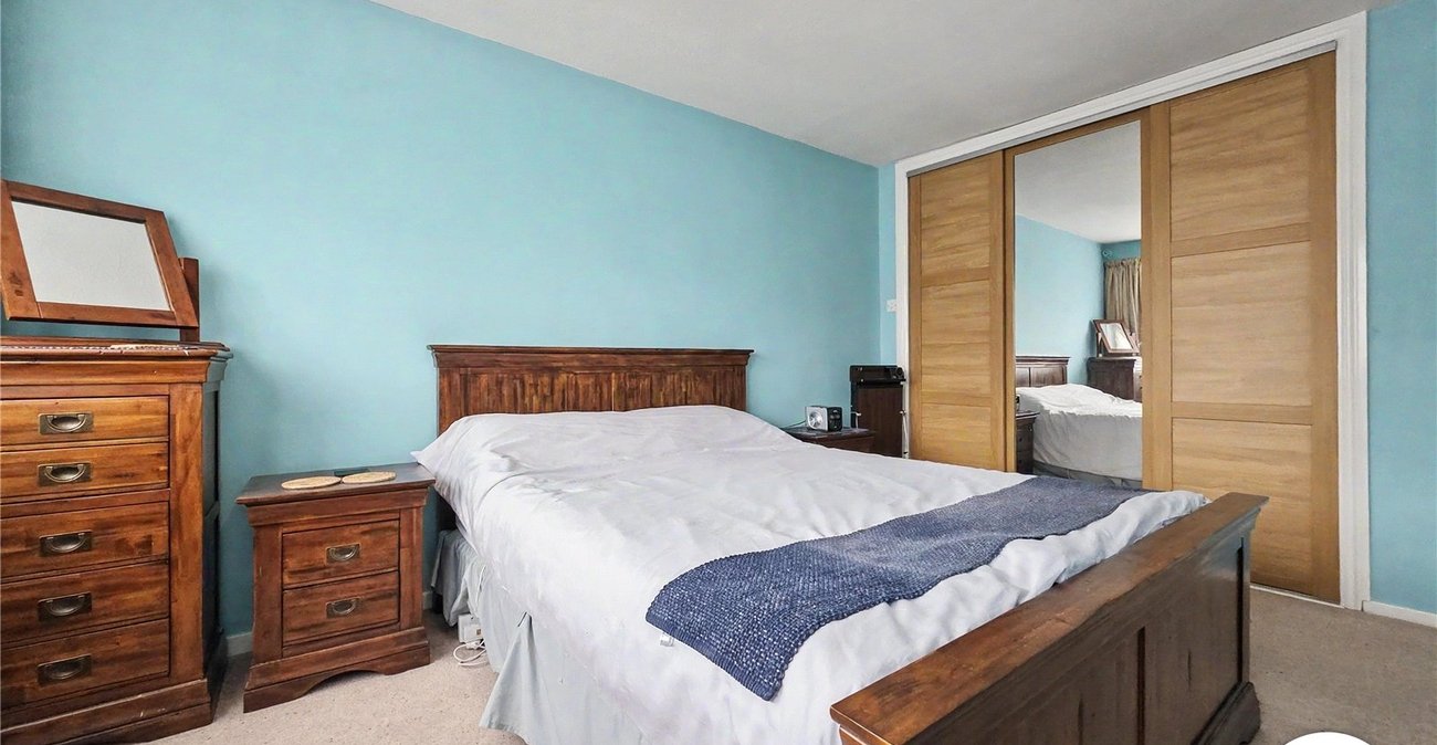 4 bedroom property to rent in London | Robinson Jackson