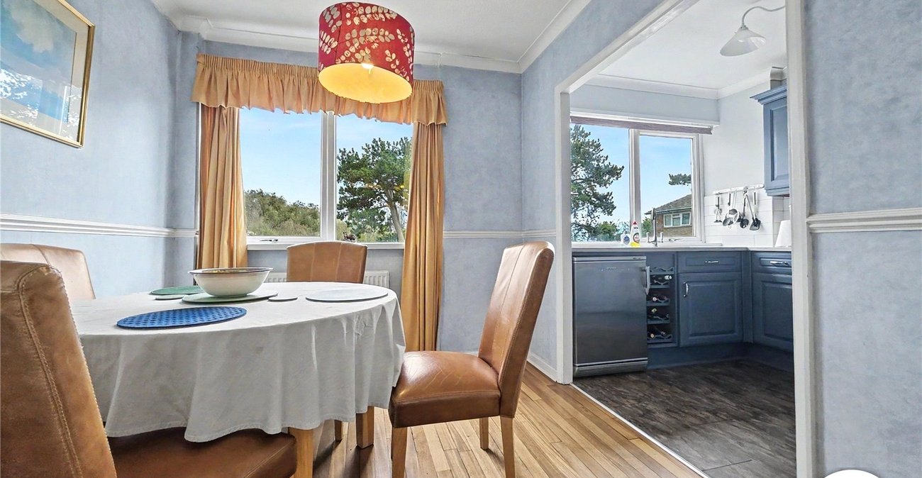 4 bedroom property to rent in London | Robinson Jackson