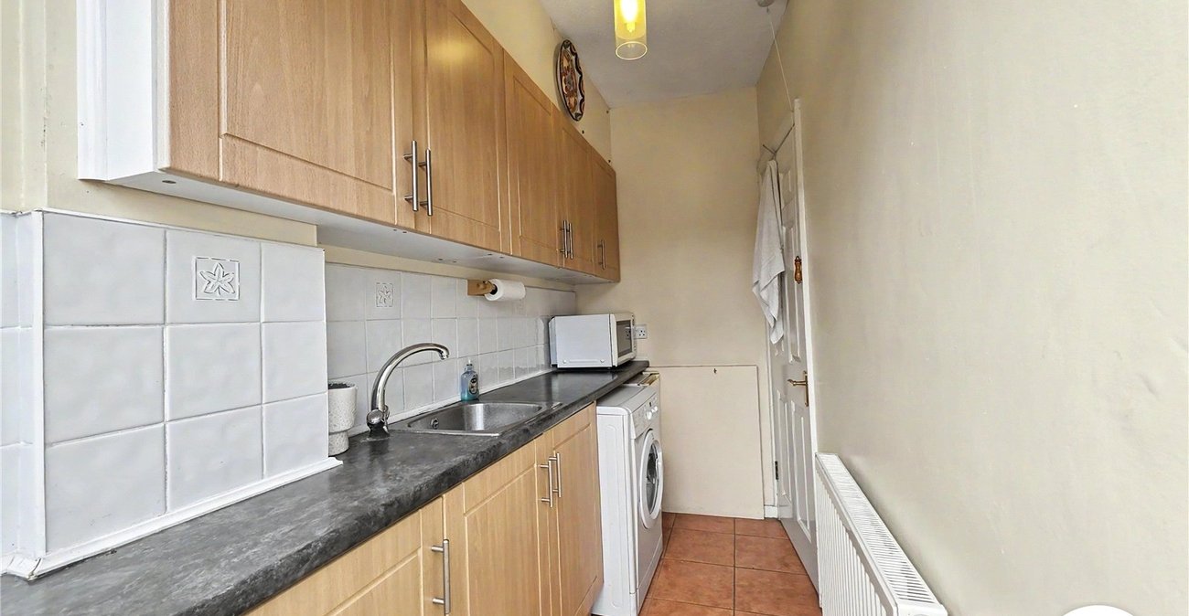 4 bedroom property to rent in London | Robinson Jackson