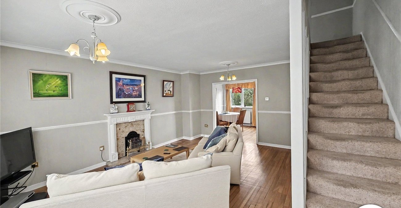 4 bedroom property to rent in London | Robinson Jackson