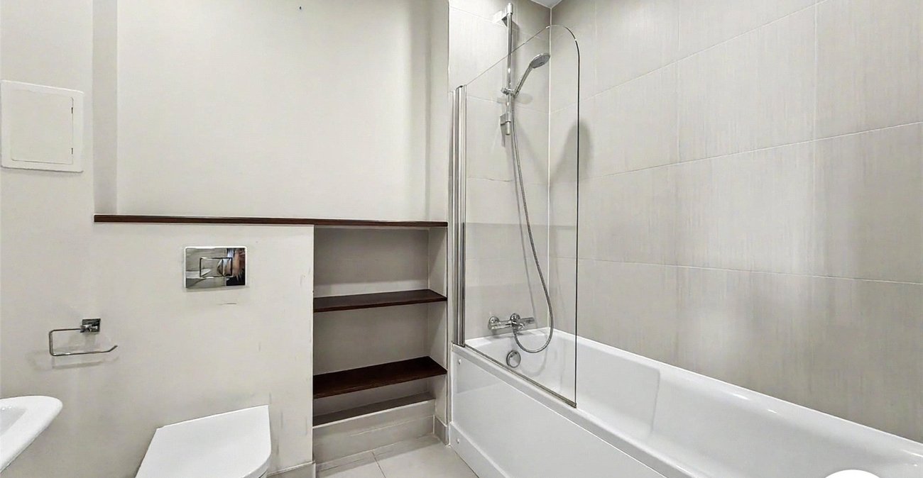 1 bedroom property to rent in Gillingham | Robinson Michael & Jackson