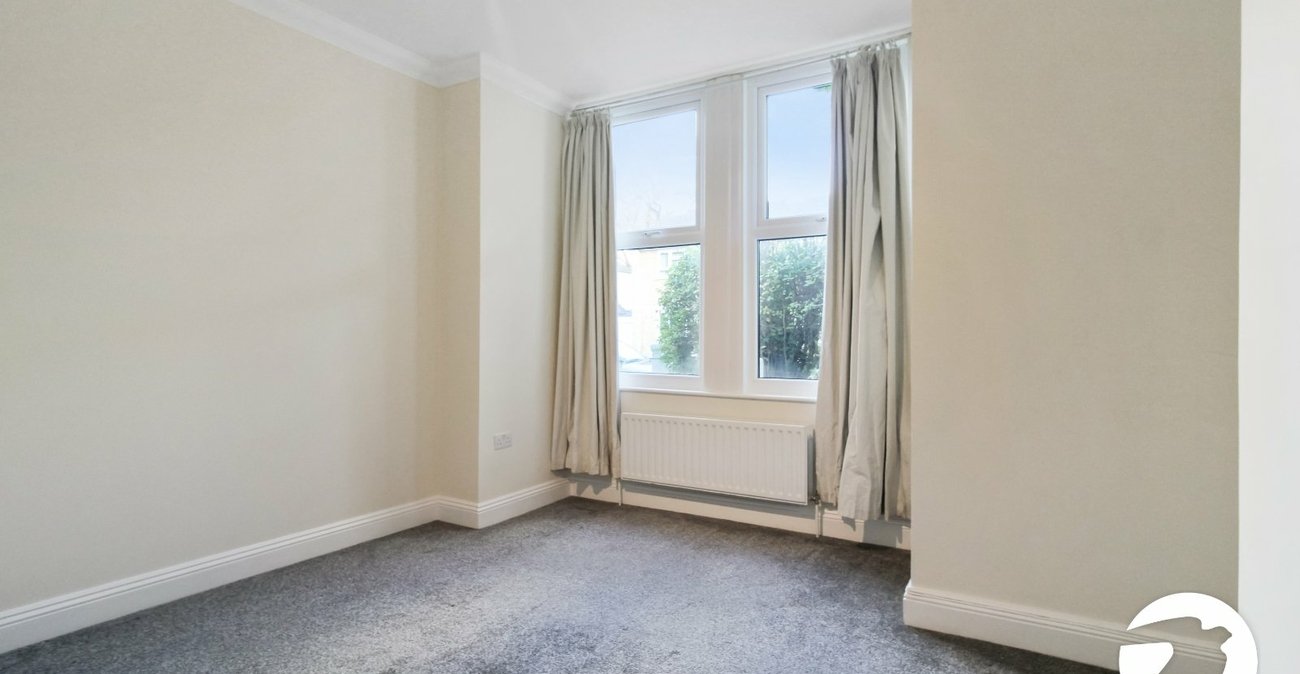 2 bedroom property to rent in London | Robinson Jackson