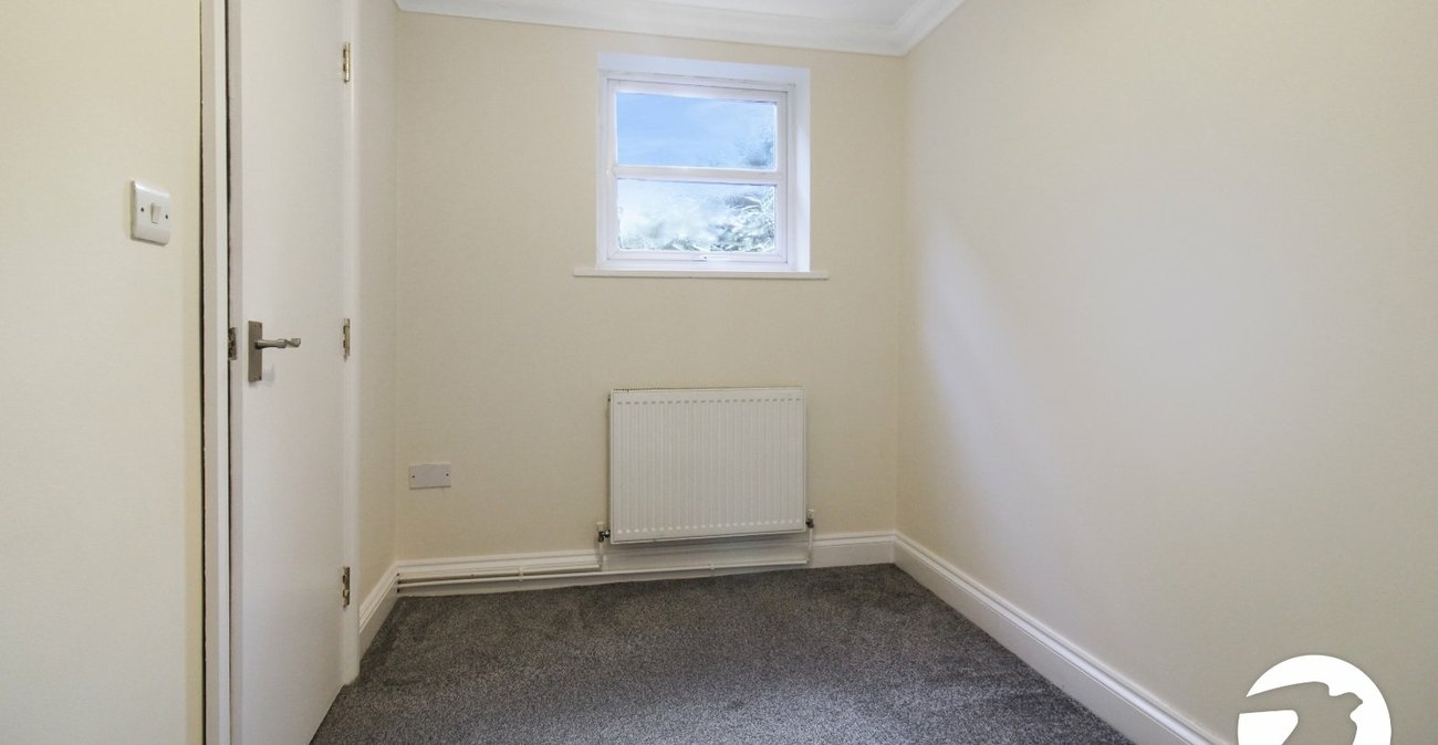 2 bedroom property to rent in London | Robinson Jackson