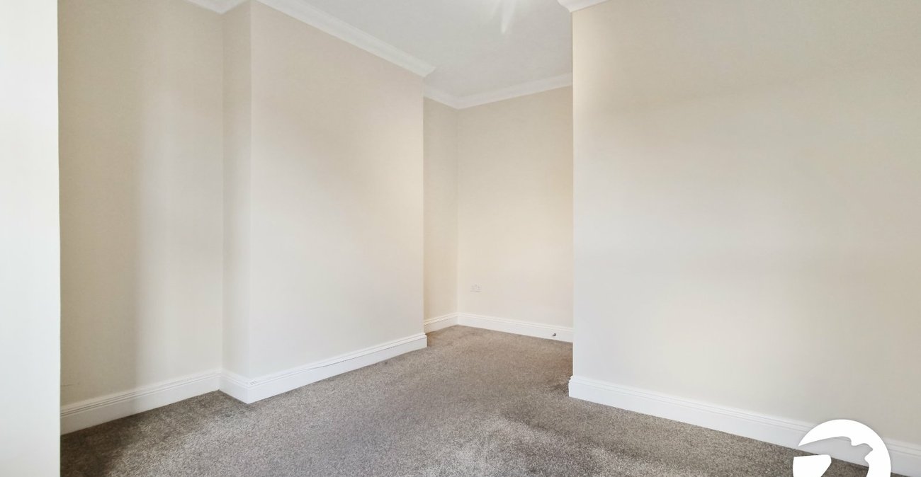 2 bedroom property to rent in London | Robinson Jackson