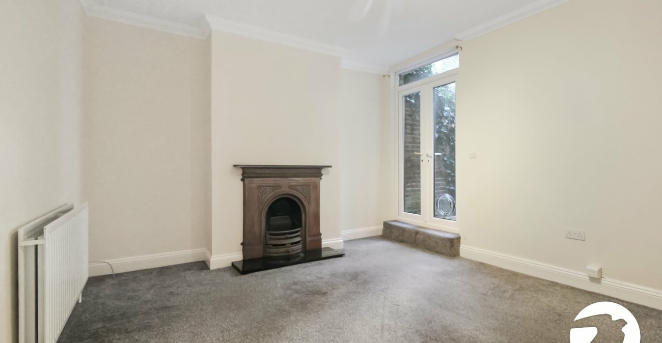 2 bedroom property to rent in London | Robinson Jackson