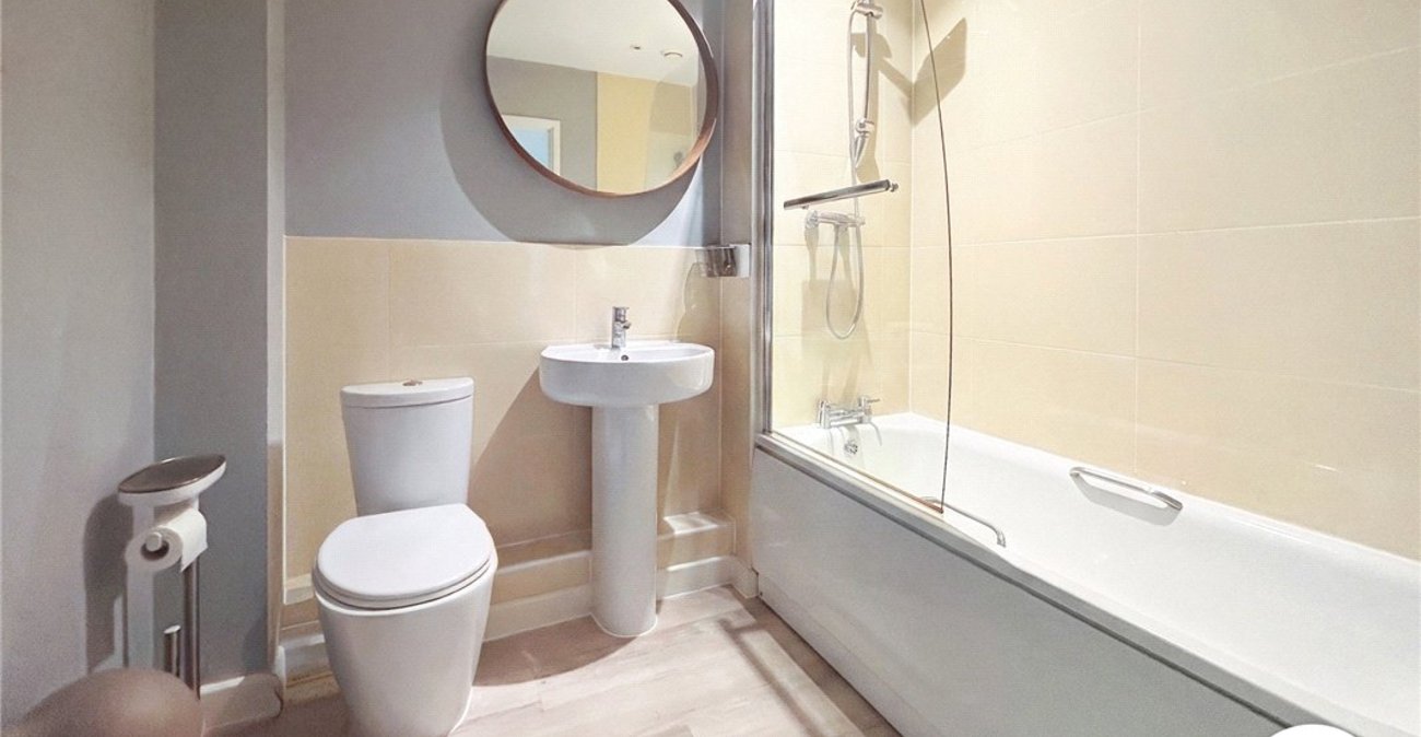 2 bedroom property to rent in South Croydon | Robinson Jackson
