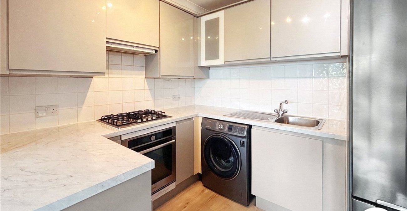 2 bedroom property to rent in South Croydon | Robinson Jackson