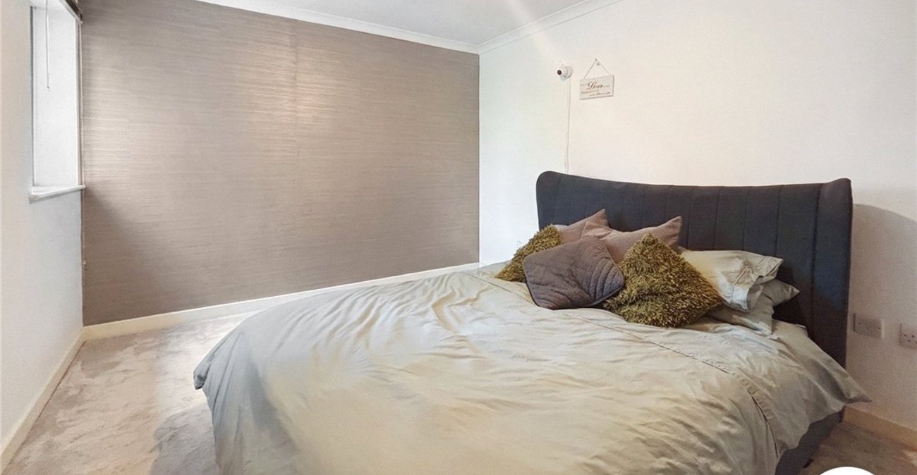 2 bedroom property to rent in South Croydon | Robinson Jackson