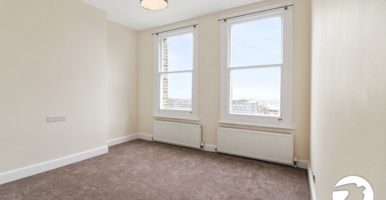 2 bedroom property to rent in London | Robinson Jackson