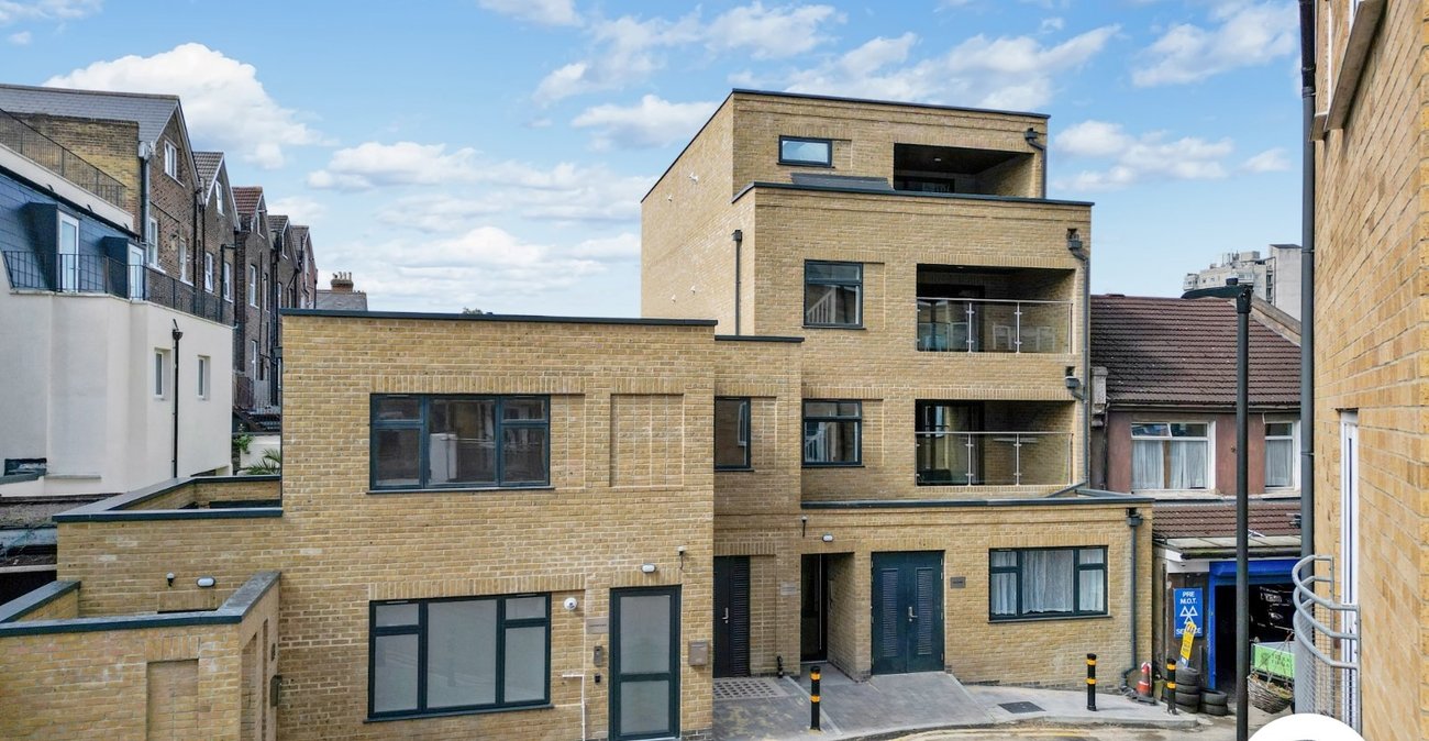 1 bedroom property to rent in London | Robinson Jackson