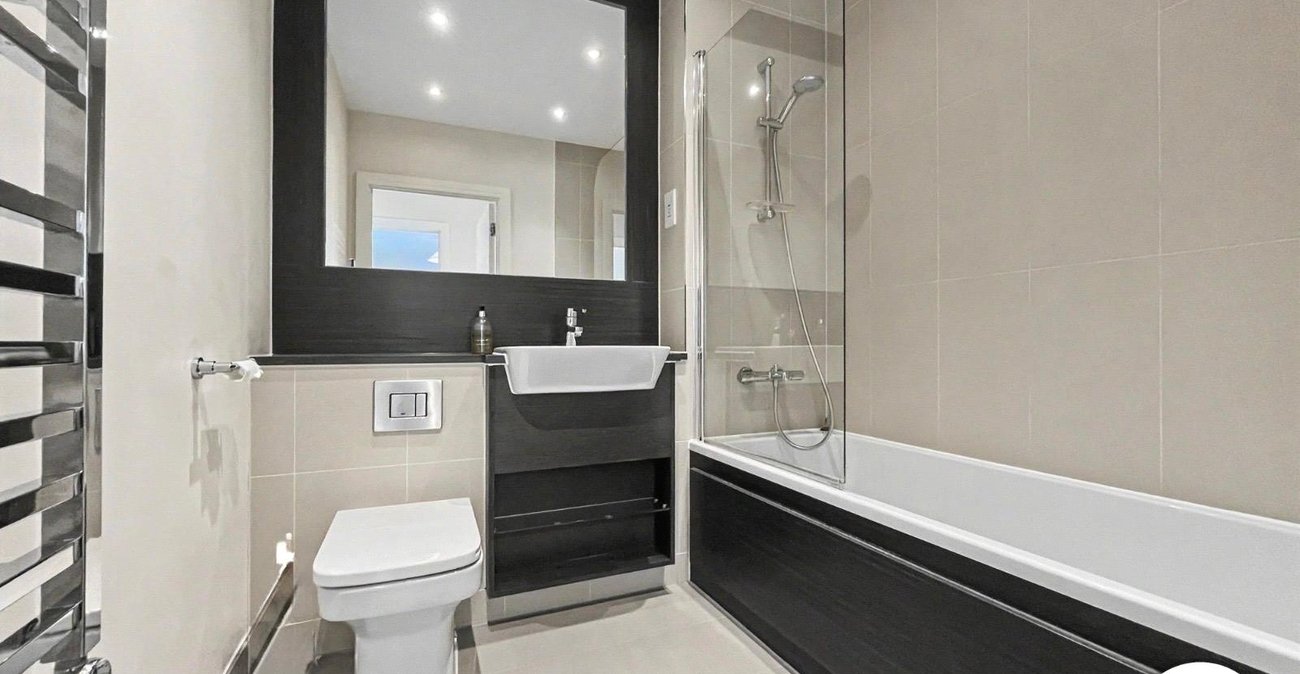 2 bedroom property to rent in Gillingham | Robinson Michael & Jackson