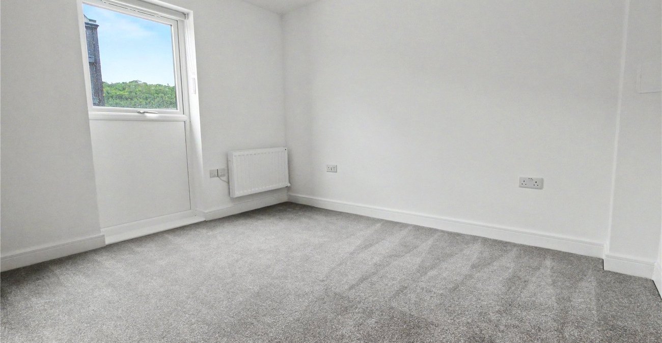 2 bedroom property to rent in Alkerden | Robinson Michael & Jackson