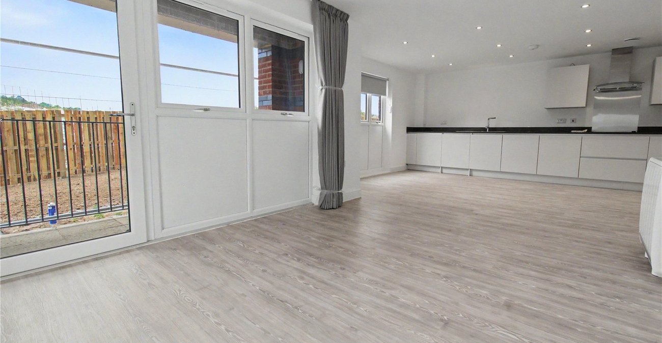 2 bedroom property to rent in Alkerden | Robinson Michael & Jackson