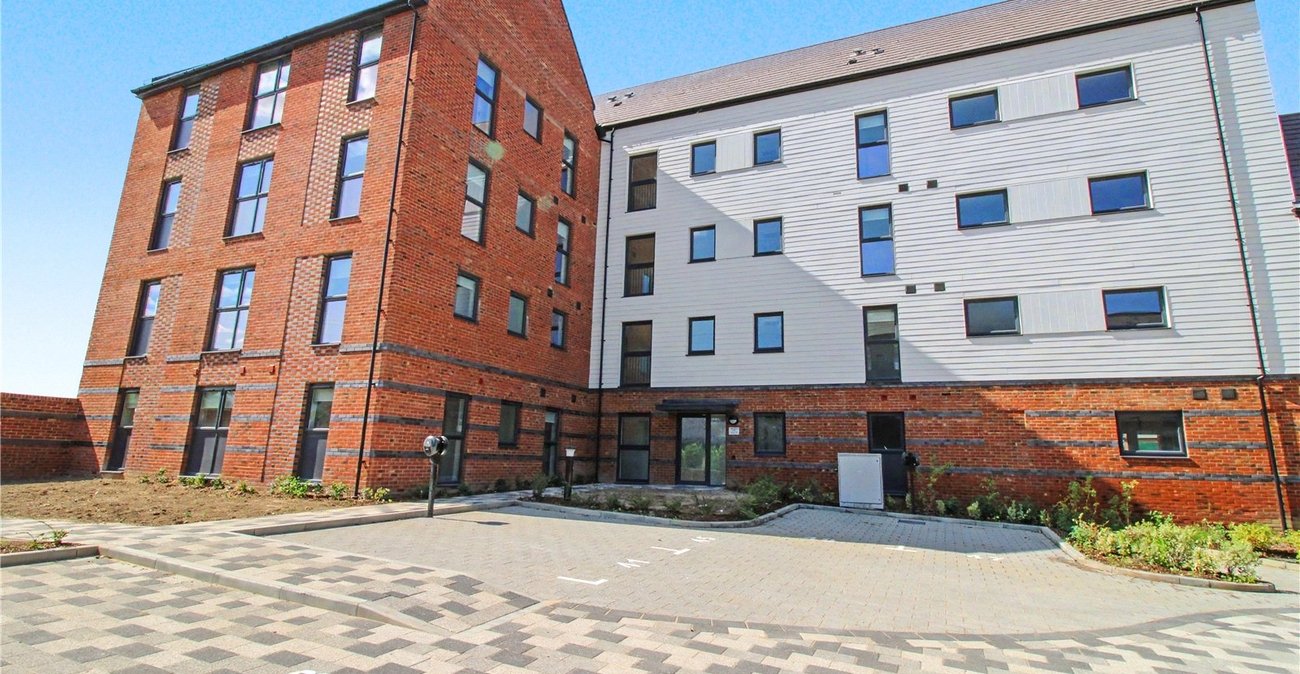 2 bedroom property to rent in Alkerden | Robinson Michael & Jackson