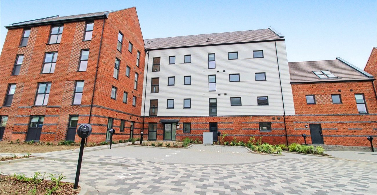 2 bedroom property to rent in Alkerden | Robinson Michael & Jackson