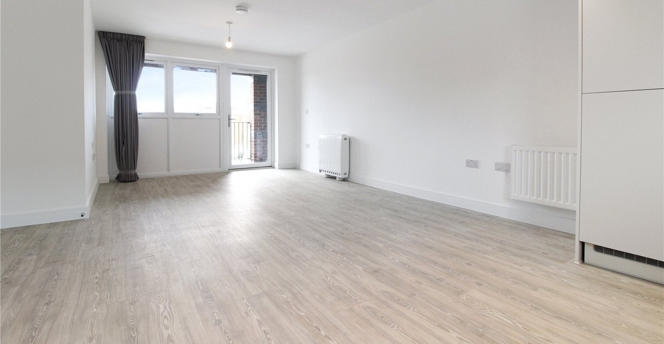 2 bedroom property to rent in Alkerden | Robinson Michael & Jackson