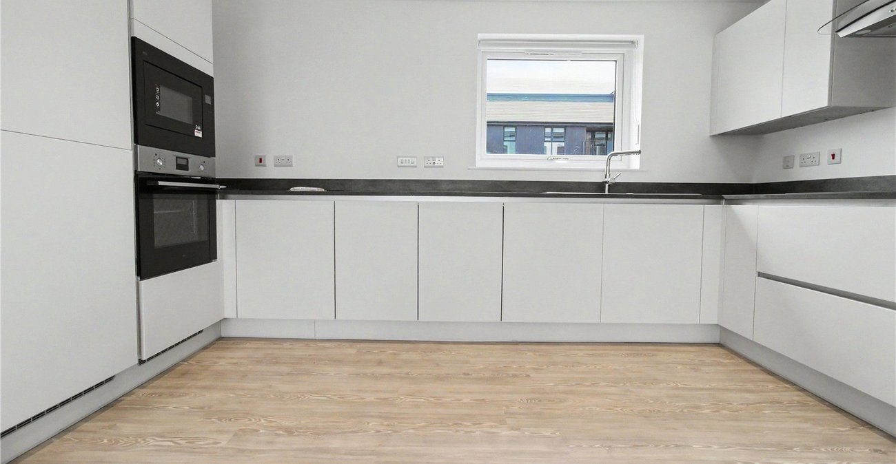 2 bedroom property to rent in Alkerden | Robinson Michael & Jackson