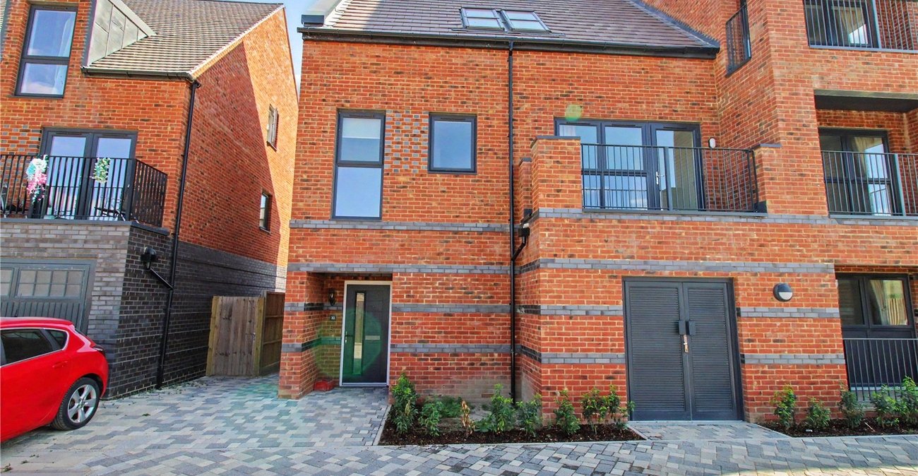 3 bedroom property to rent in Alkerden | Robinson Michael & Jackson