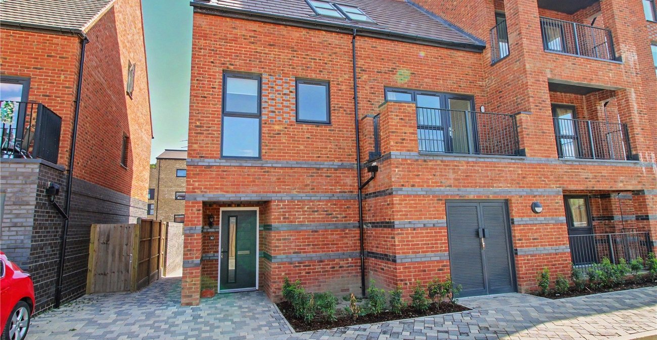 3 bedroom property to rent in Alkerden | Robinson Michael & Jackson