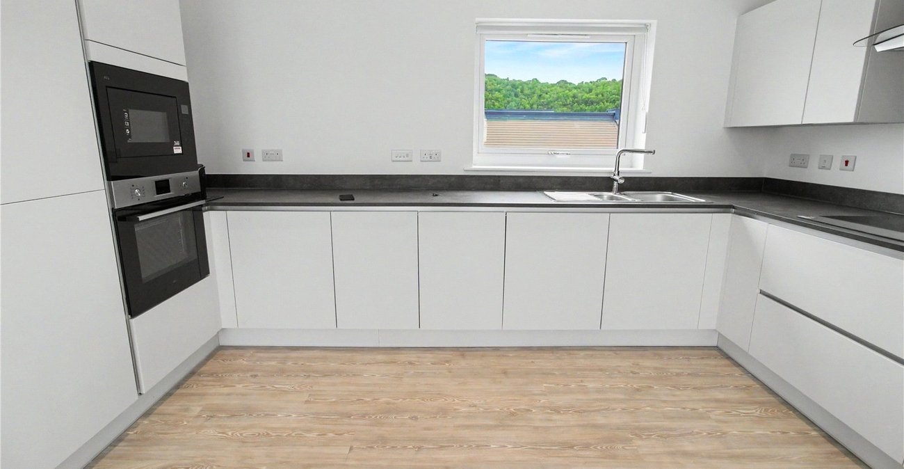 2 bedroom property to rent in Alkerden | Robinson Michael & Jackson