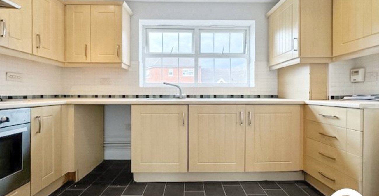 2 bedroom property to rent in London | 