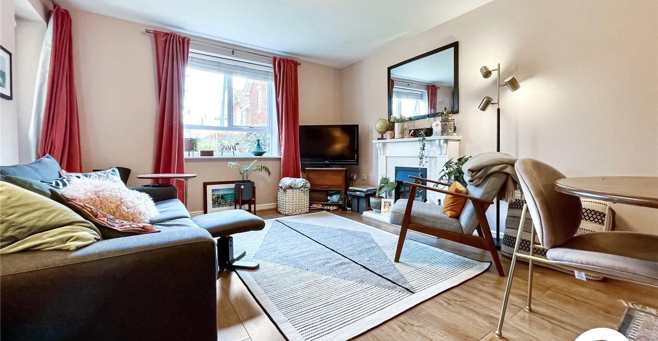2 bedroom property to rent in Thamesmead | 