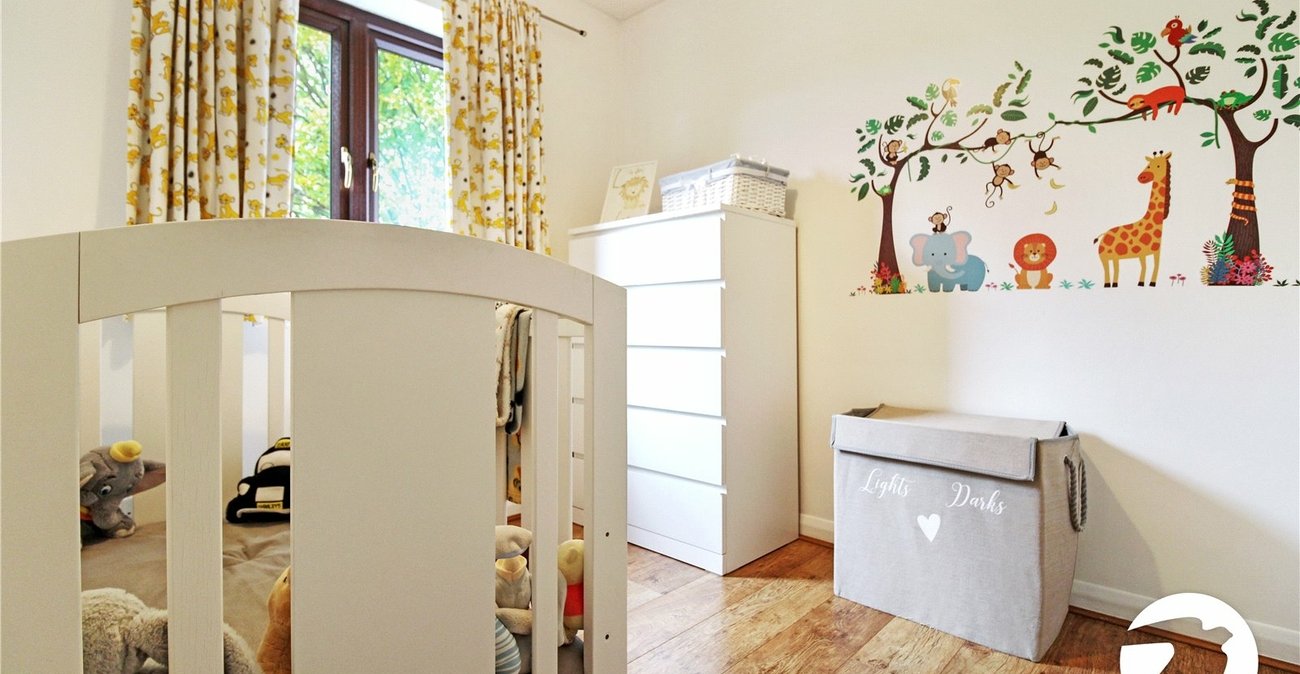 2 bedroom house to rent in Greenhithe | Robinson Michael & Jackson