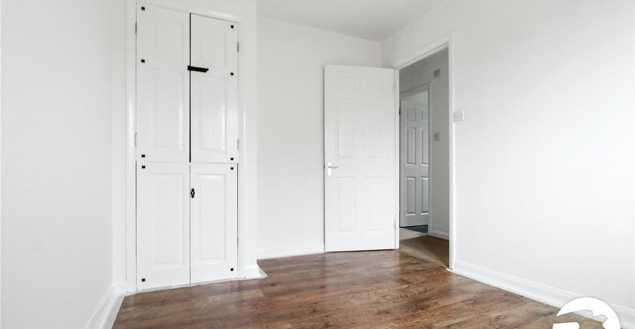 2 bedroom house to rent in Greenhithe | Robinson Michael & Jackson