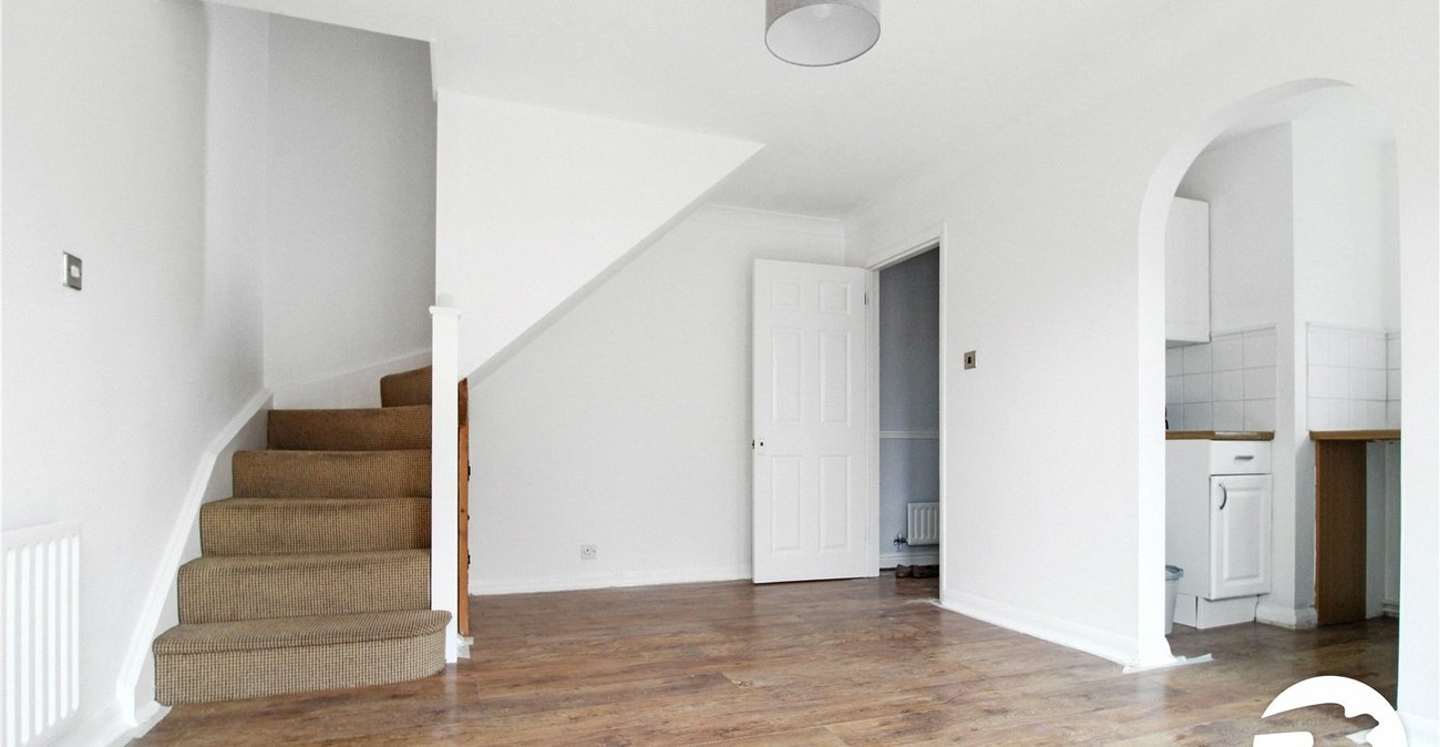 2 bedroom house to rent in Greenhithe | Robinson Michael & Jackson