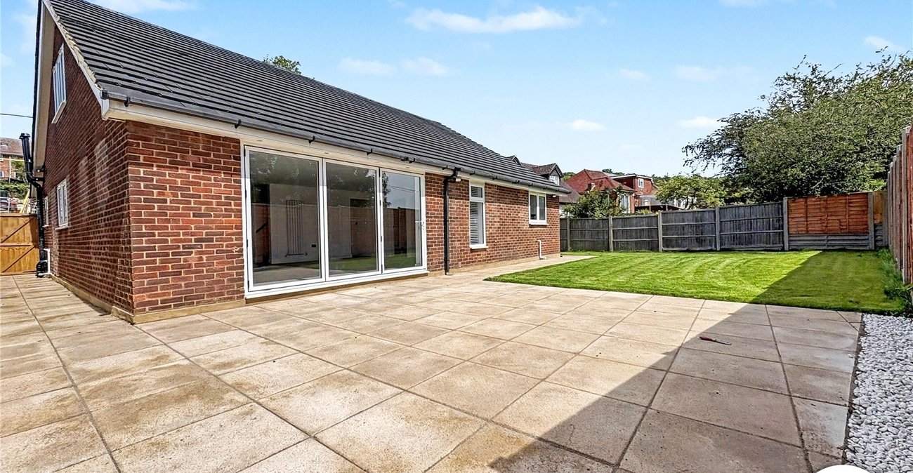 5 bedroom house to rent in Cuxton | Robinson Michael & Jackson