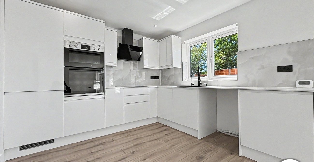 5 bedroom house to rent in Cuxton | Robinson Michael & Jackson