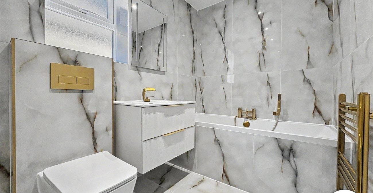5 bedroom house to rent in Cuxton | Robinson Michael & Jackson