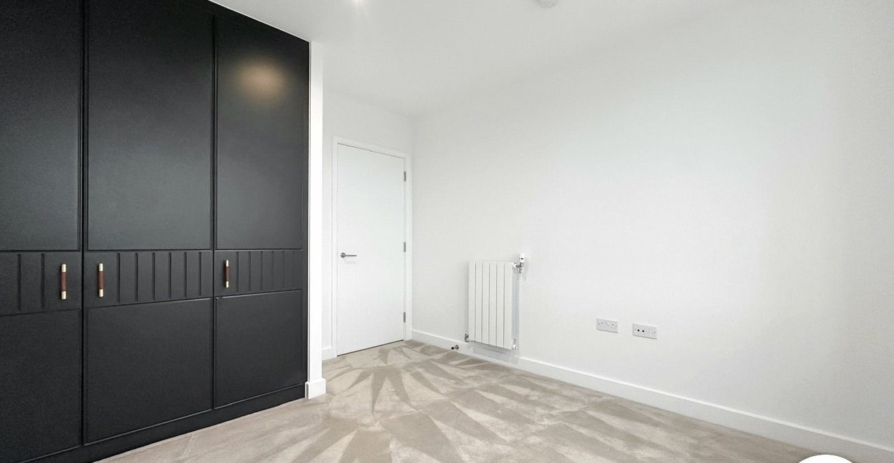 1 bedroom property to rent in Pettman Crescent | 
