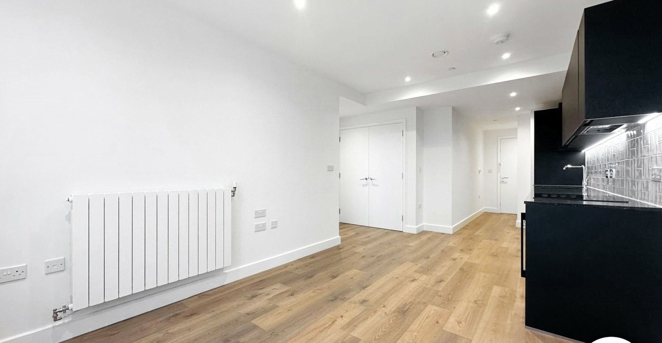 1 bedroom property to rent in Pettman Crescent | 