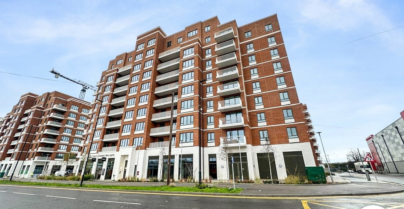 1 bedroom property to rent in Pettman Crescent | 