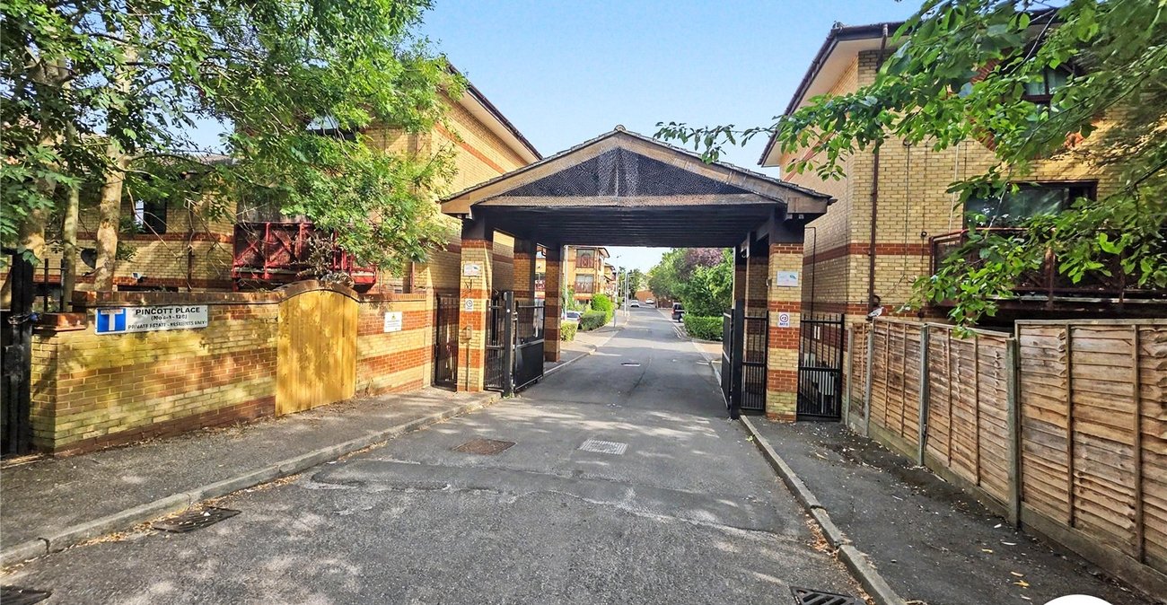 2 bedroom property to rent in London | Robinson Jackson