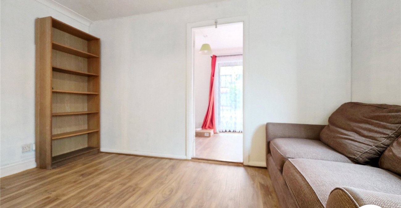2 bedroom property to rent in London | Robinson Jackson