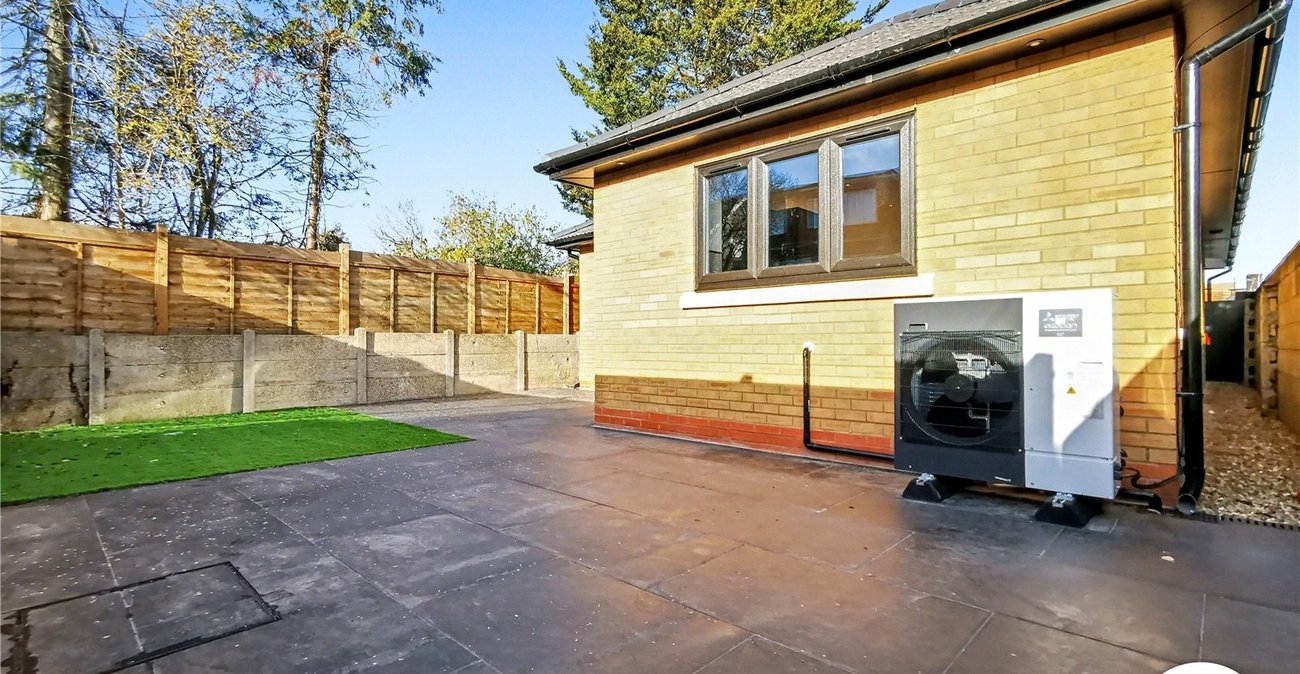 2 bedroom bungalow to rent in Bexleyheath | Robinson Jackson