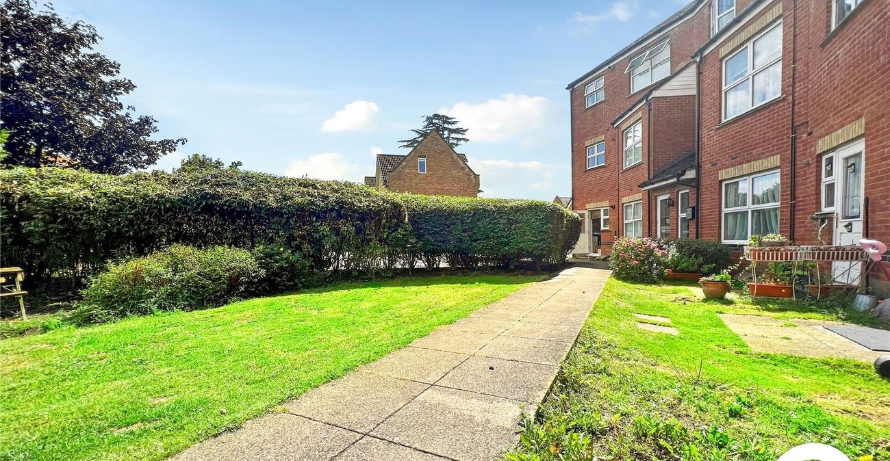 2 bedroom property to rent in Dartford | Robinson Jackson