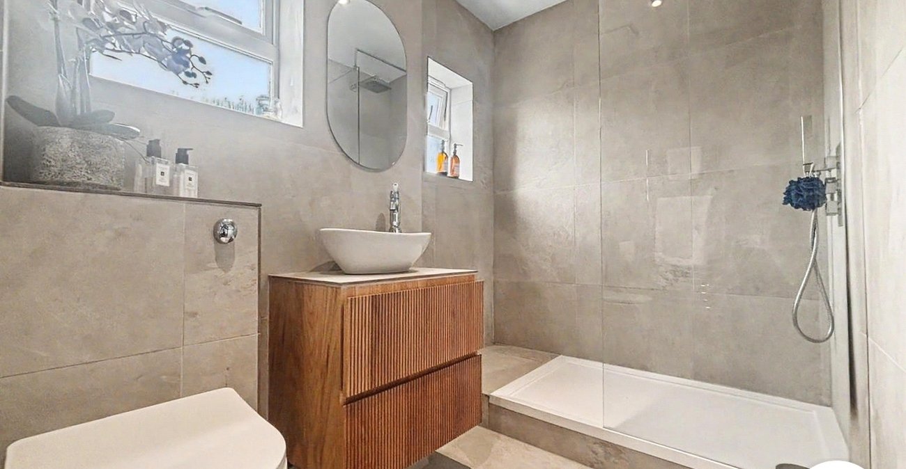 2 bedroom property to rent in Dartford | Robinson Jackson