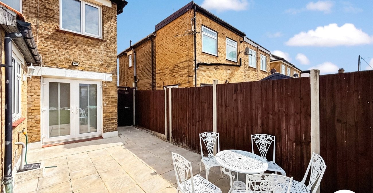 2 bedroom house to rent in Welling | 