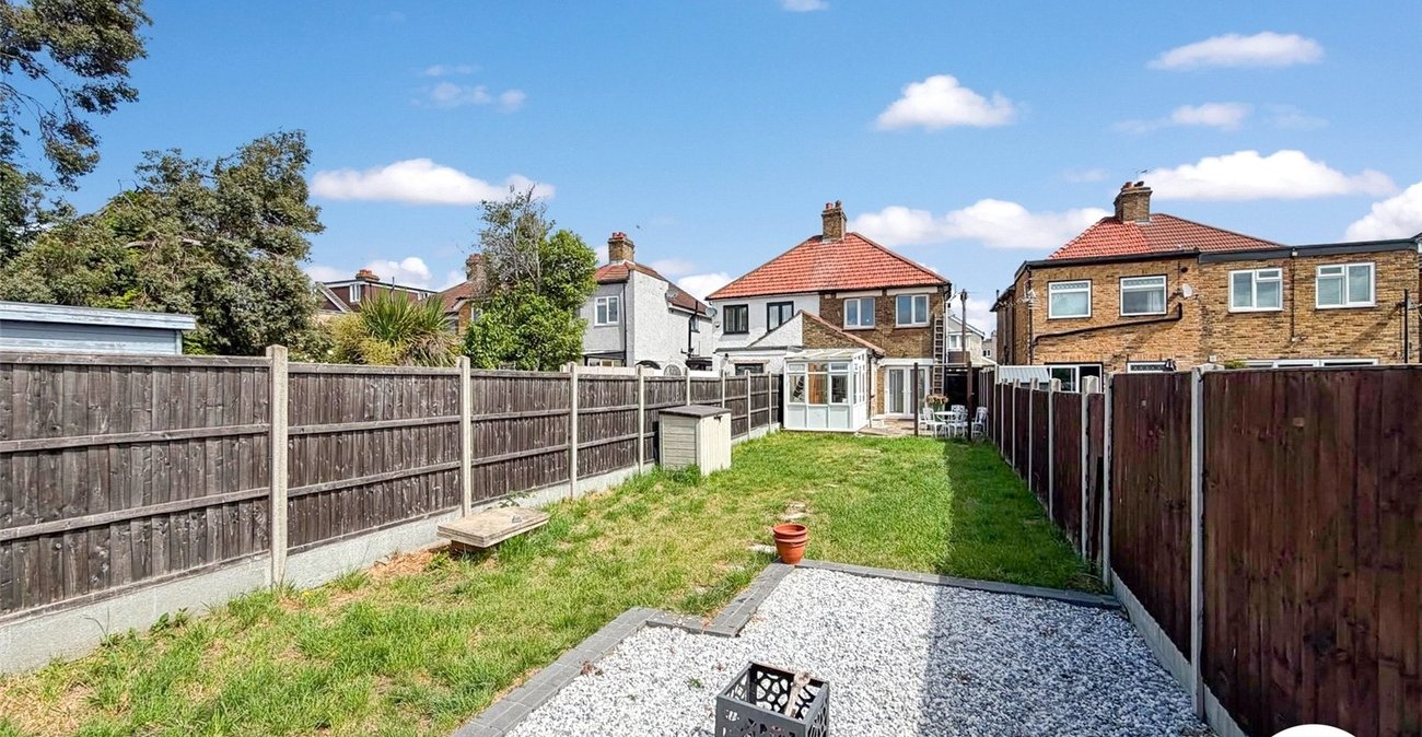 2 bedroom house to rent in Welling | 