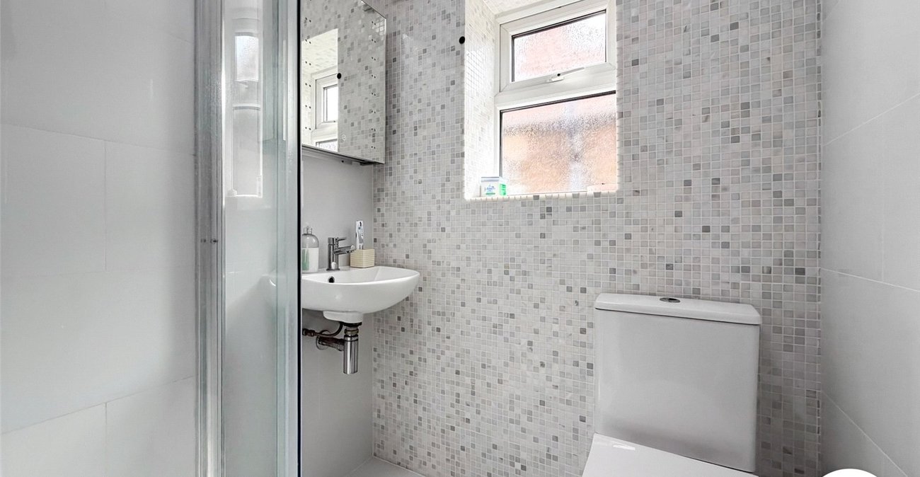 2 bedroom house to rent in Welling | 