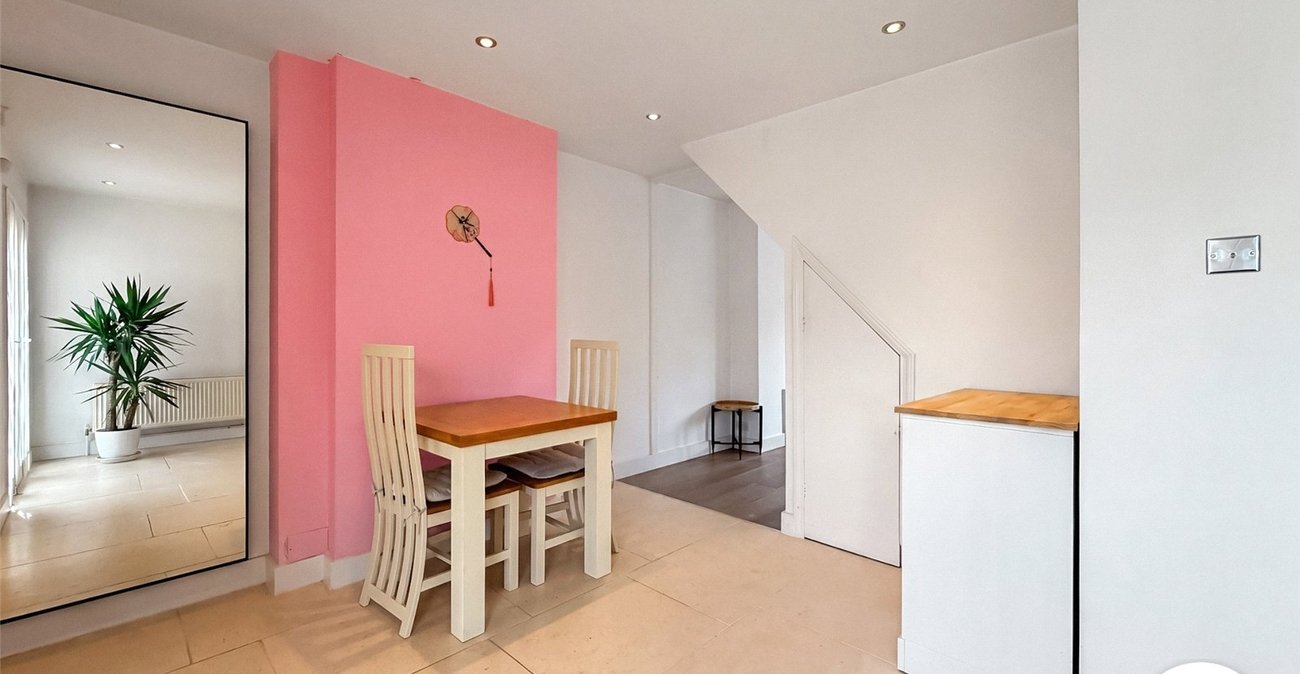 2 bedroom house to rent in Welling | 