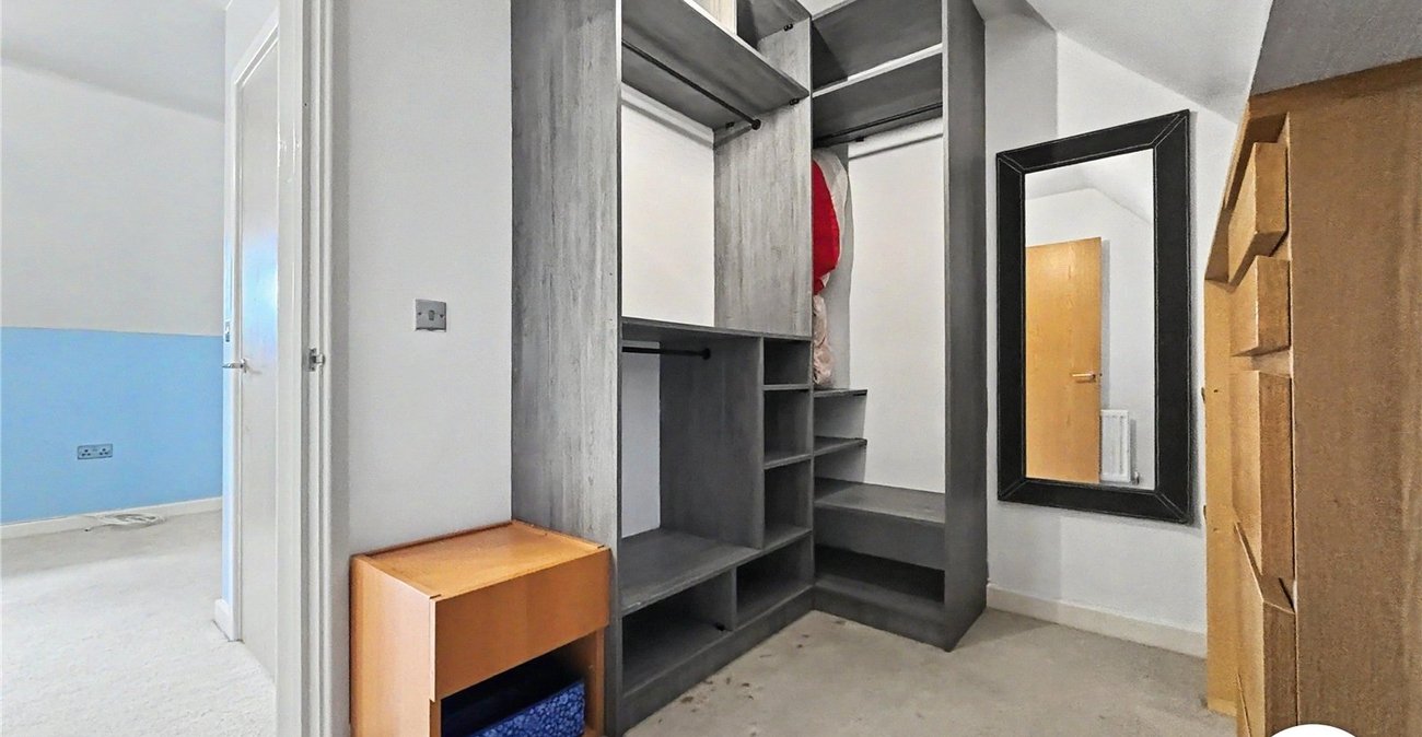 4 bedroom house to rent in Wainscott | Robinson Michael & Jackson